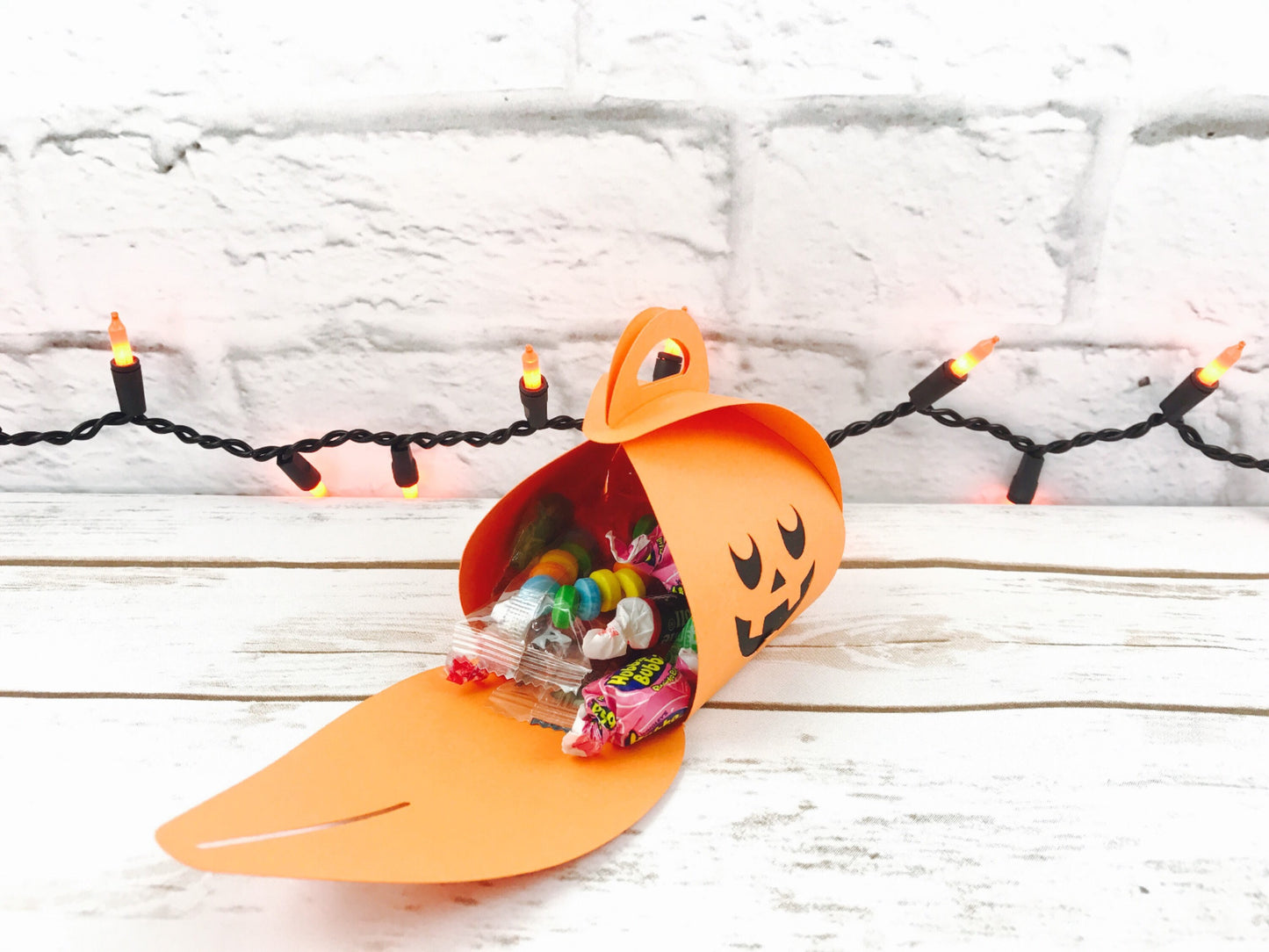 jack o' lantern party favor boxes: halloween goodie bags